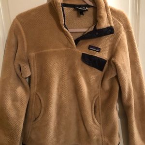 Size small patagonia peach color